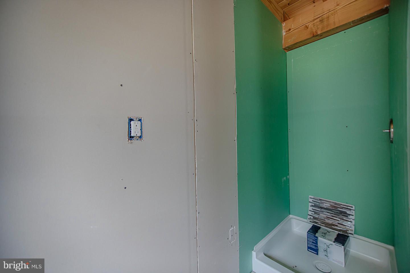 LAKE HOLIDAY ESTATES - Residential