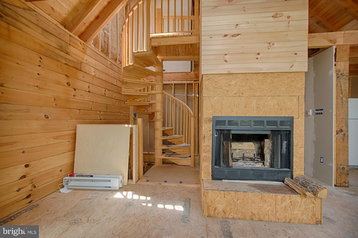 LAKE HOLIDAY ESTATES - Residential