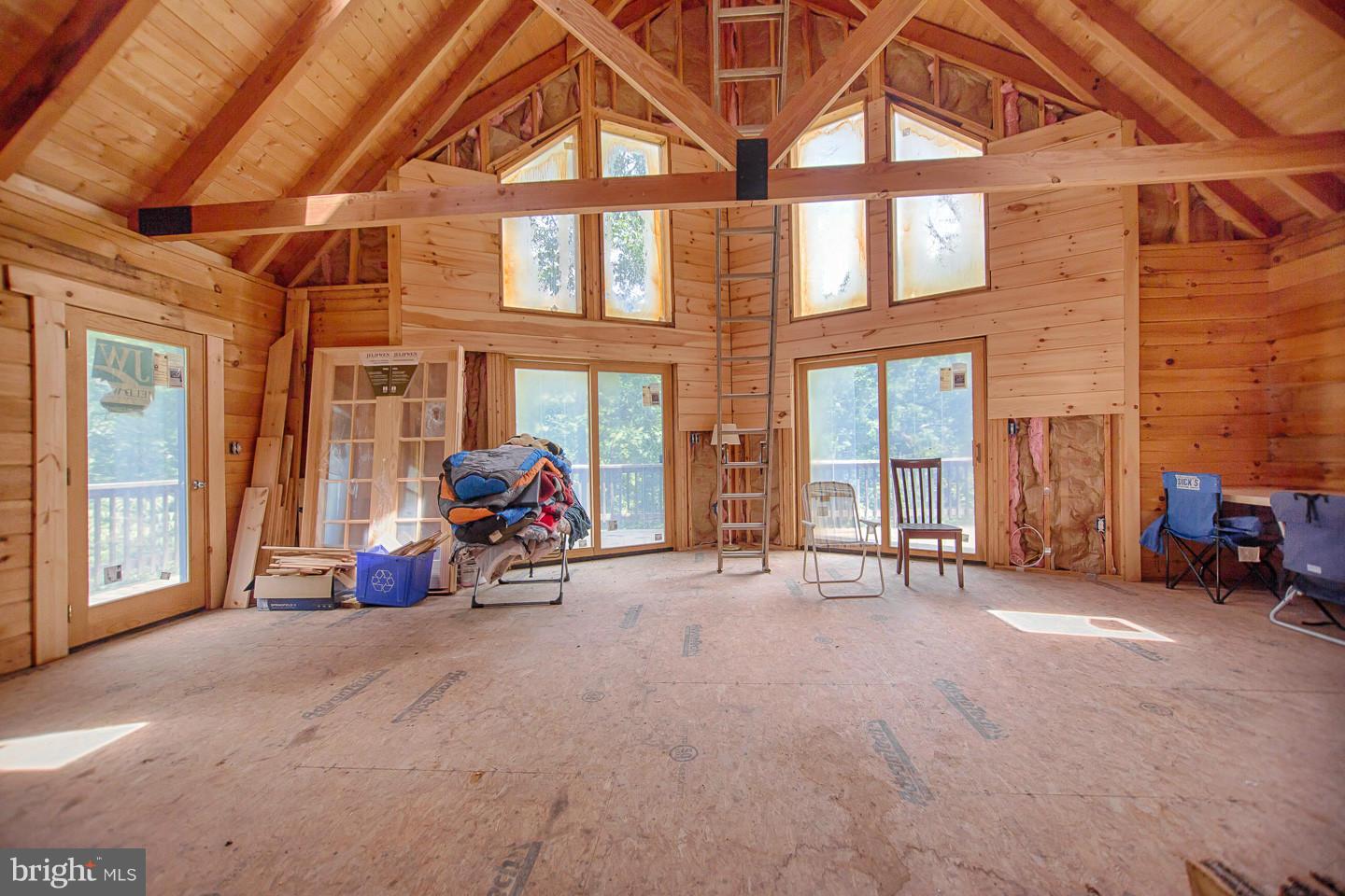 LAKE HOLIDAY ESTATES - Residential