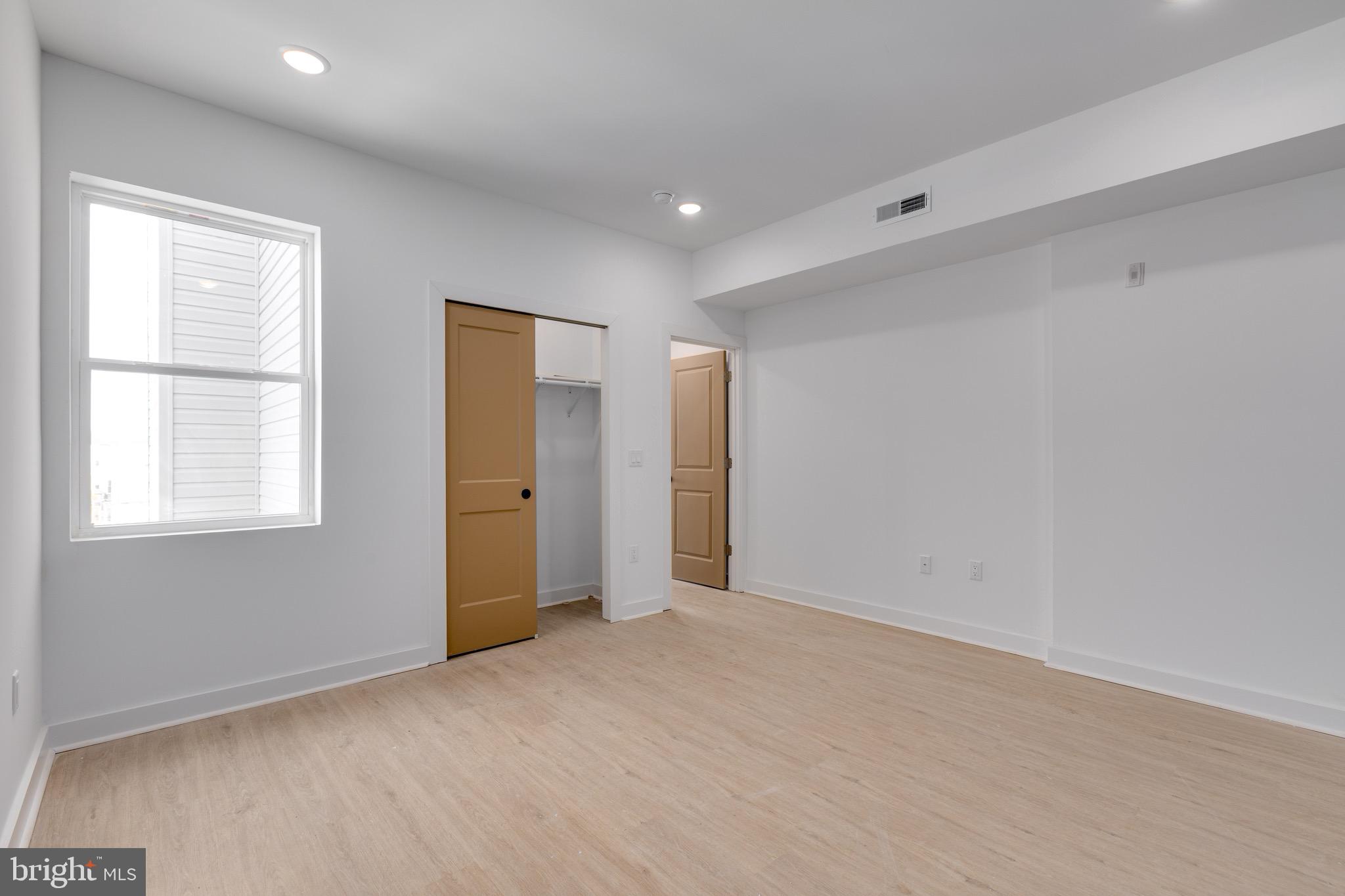 4153 MANTUA AVENUE 4