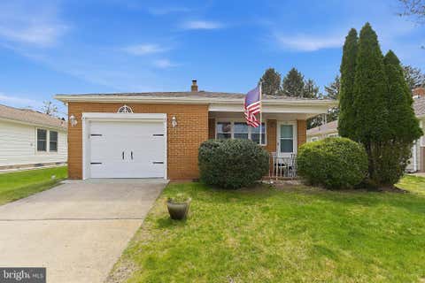 Homes For Sale - 7 Pavilion Street<br/> TOMS RIVER, NJ 08757
