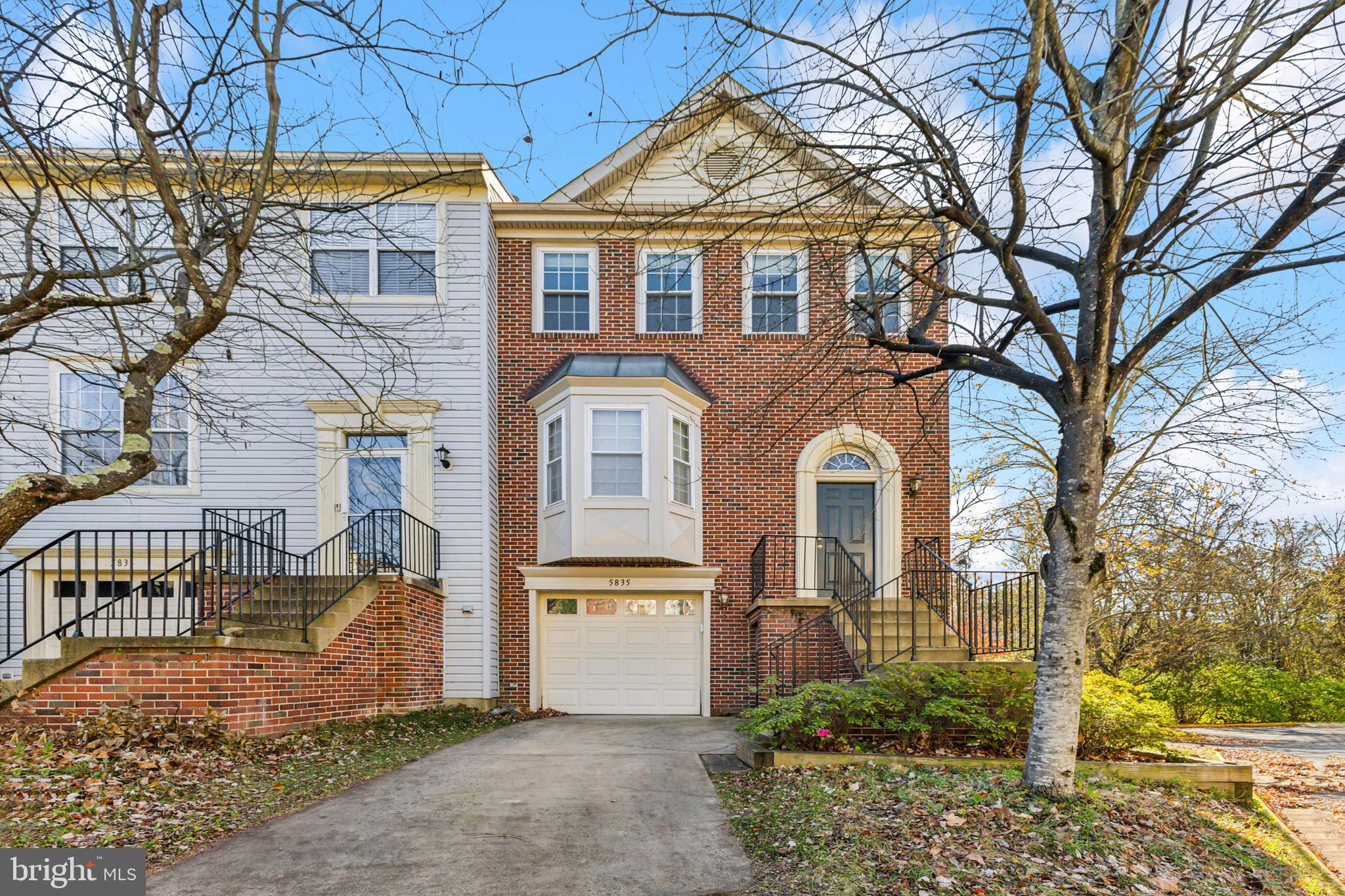 SULLY STATION - Residential Lease