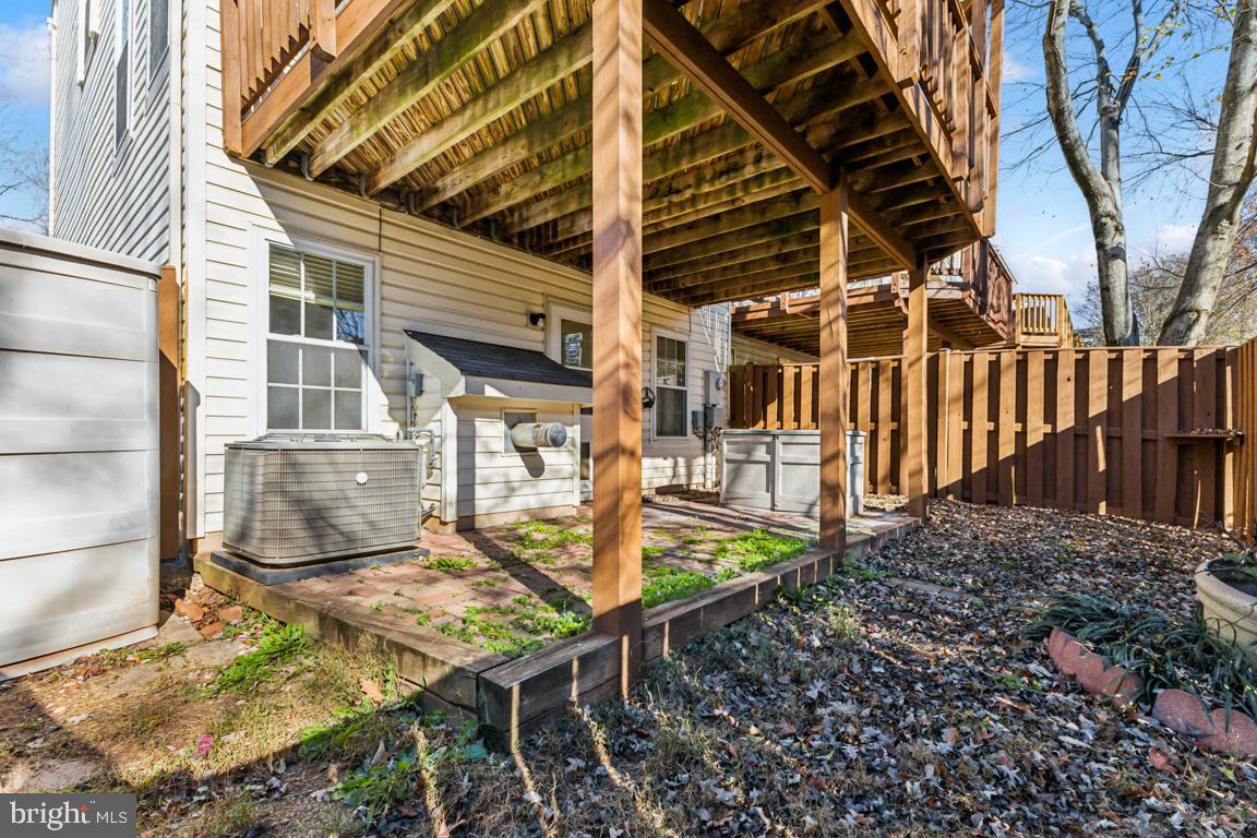 SULLY STATION - Residential Lease