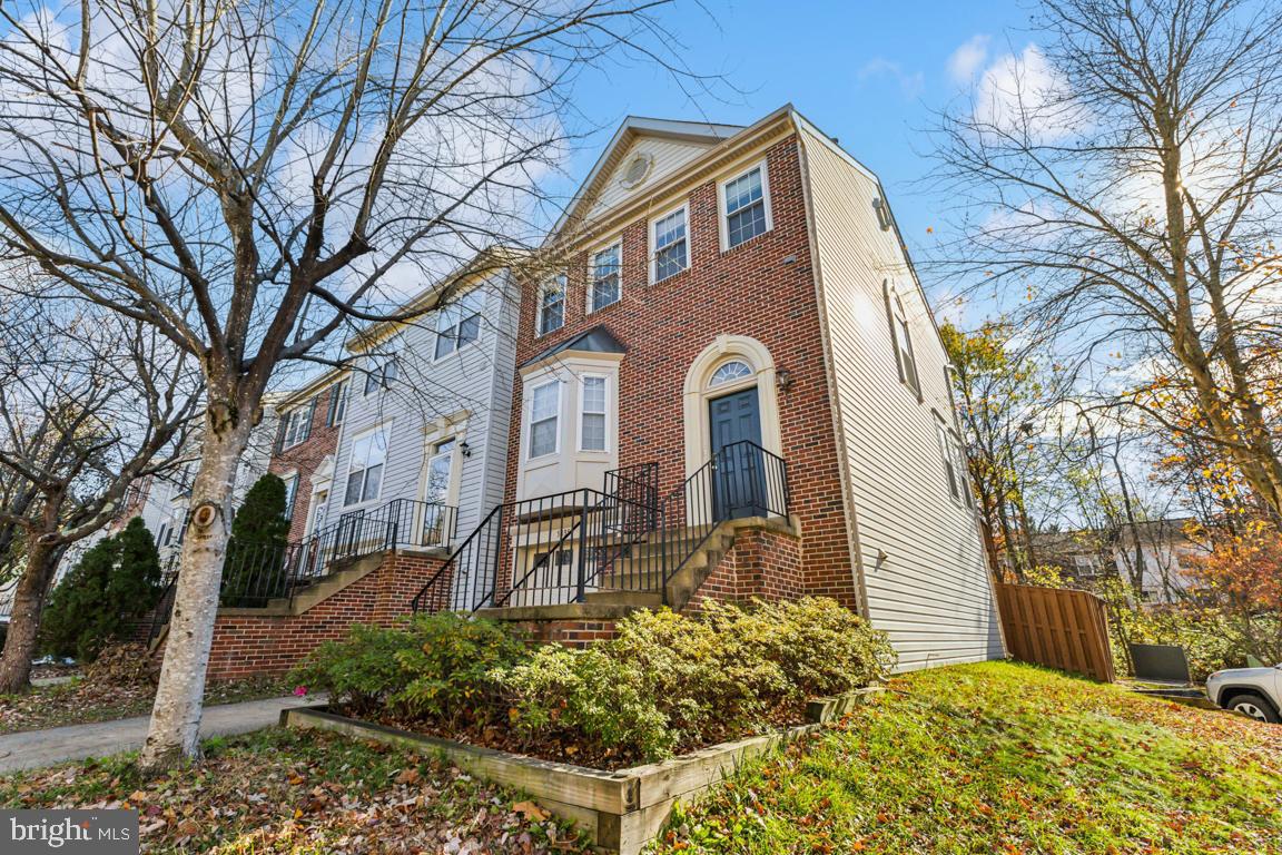 SULLY STATION - Residential Lease