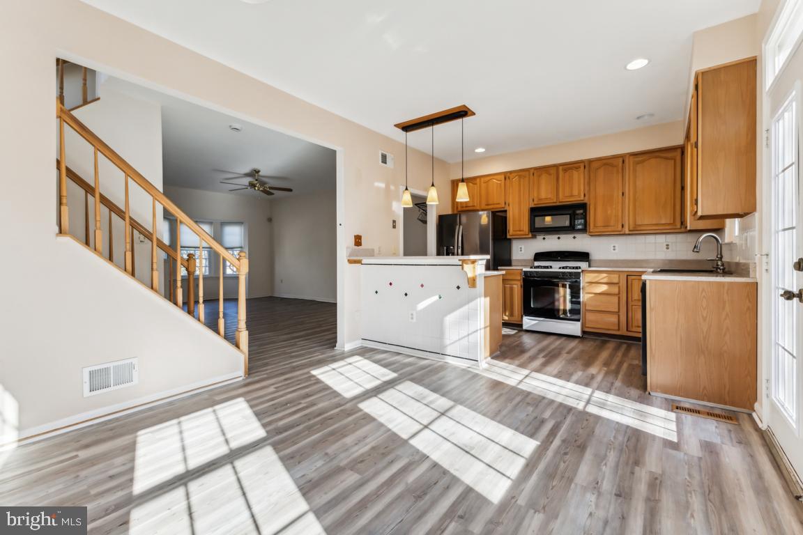 SULLY STATION - Residential Lease