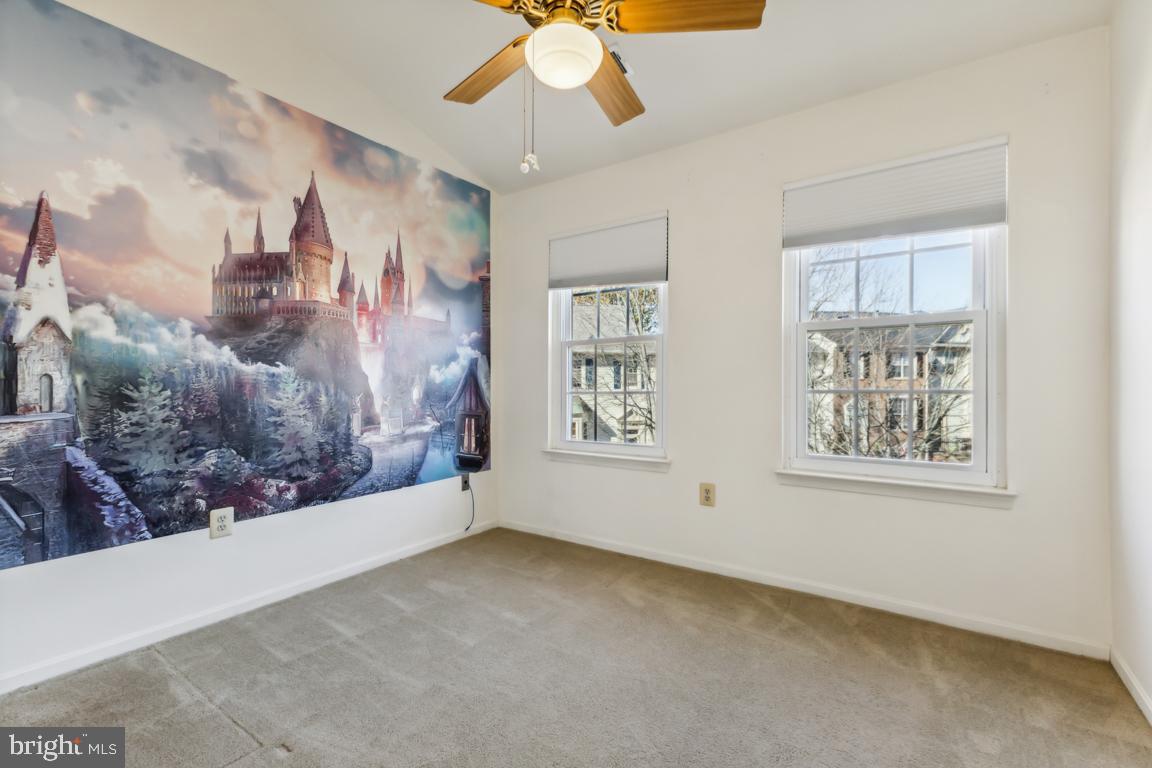 SULLY STATION - Residential Lease