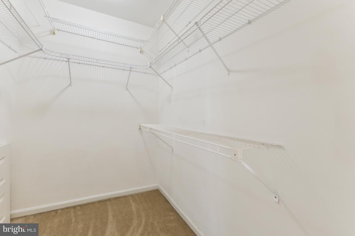 SULLY STATION - Residential Lease