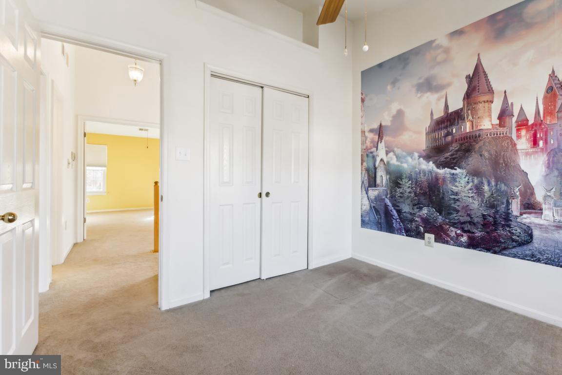 SULLY STATION - Residential Lease