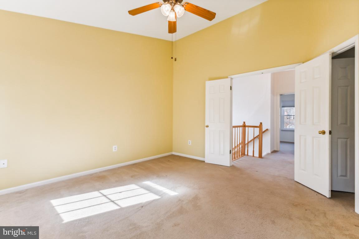 SULLY STATION - Residential Lease