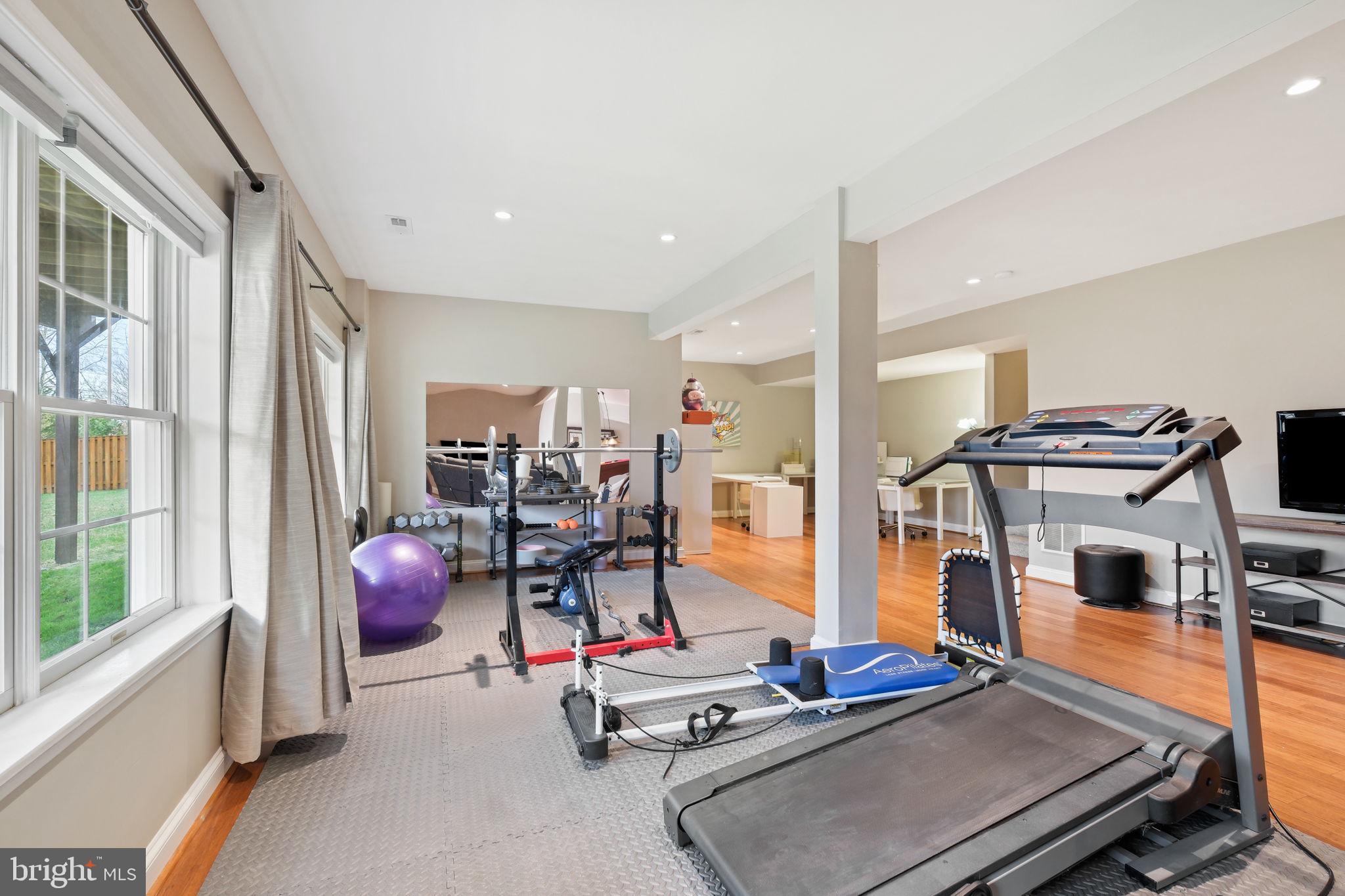 LOUDOUN VALLEY ESTATES - Residential