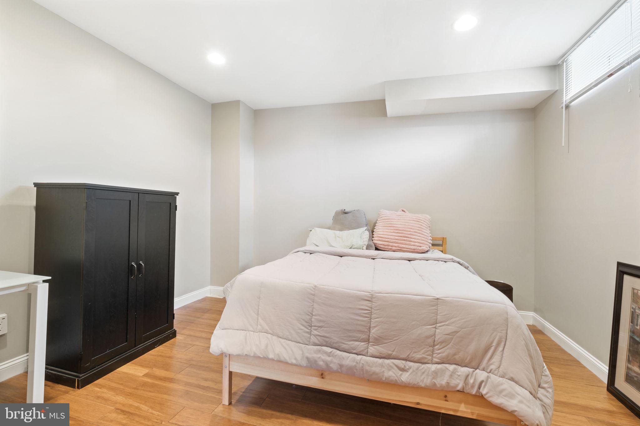 LOUDOUN VALLEY ESTATES - Residential