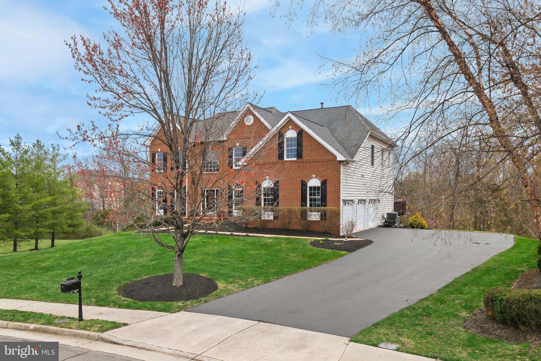 LOUDOUN VALLEY ESTATES - Residential