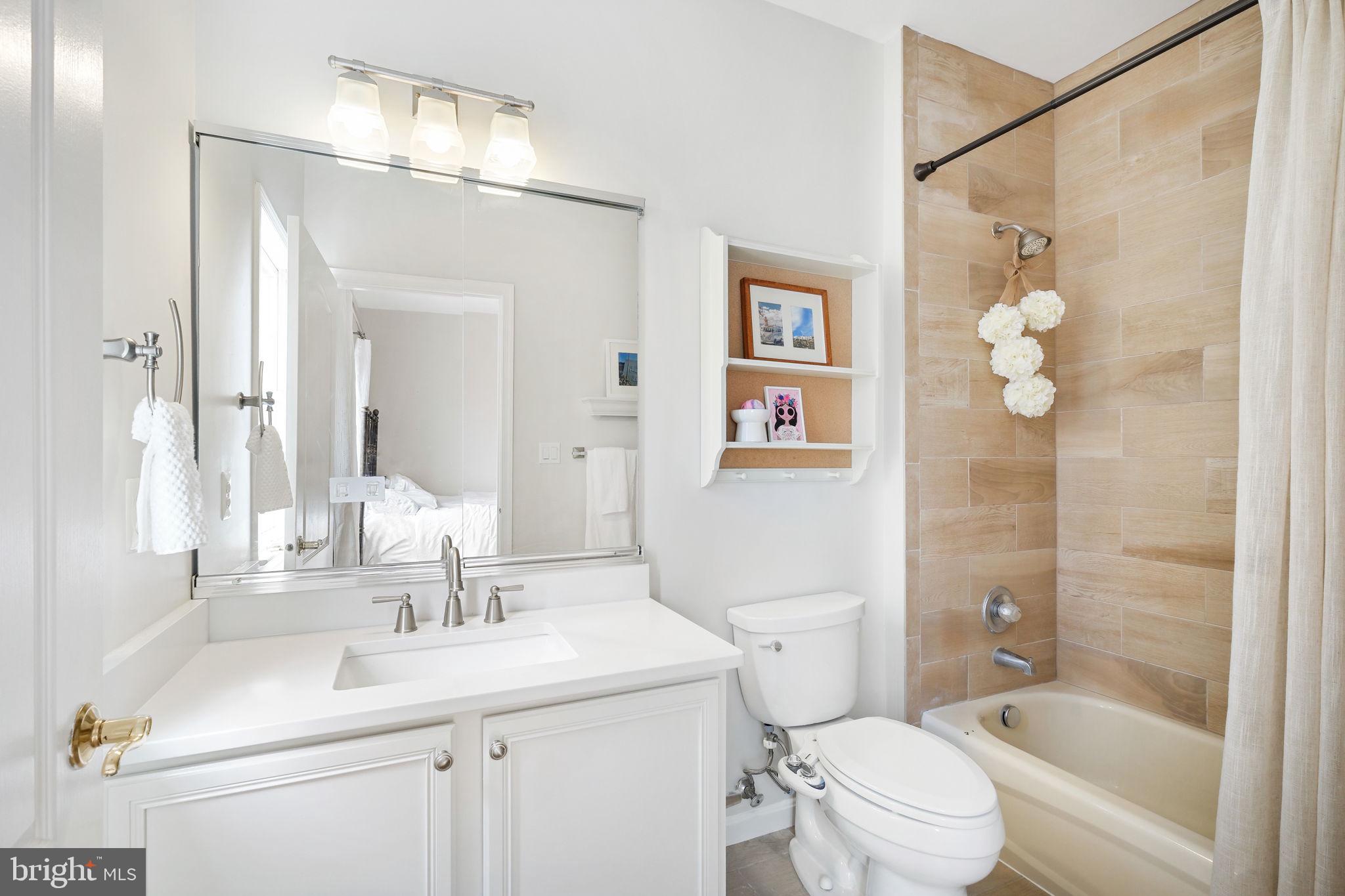 LOUDOUN VALLEY ESTATES - Residential