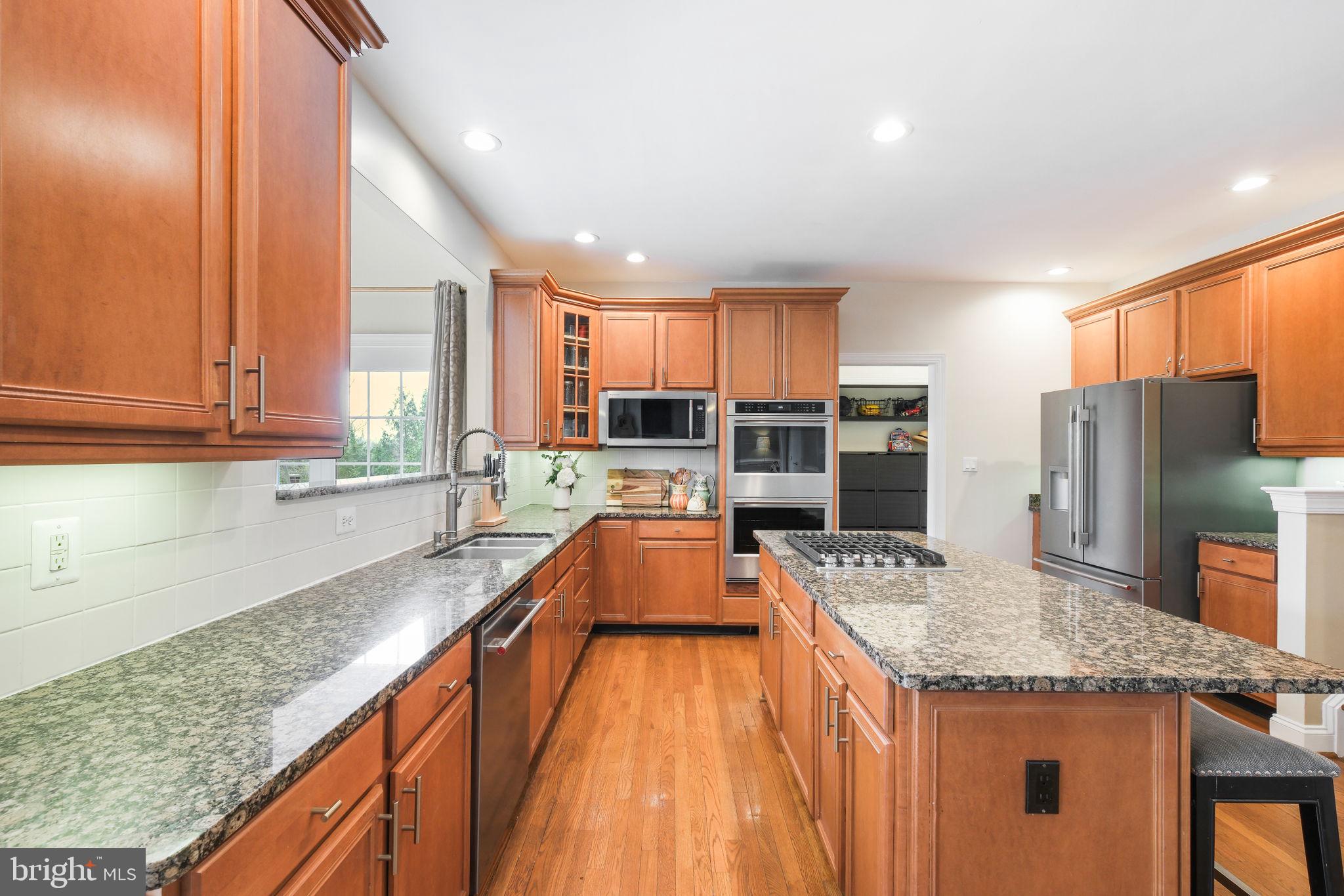 LOUDOUN VALLEY ESTATES - Residential