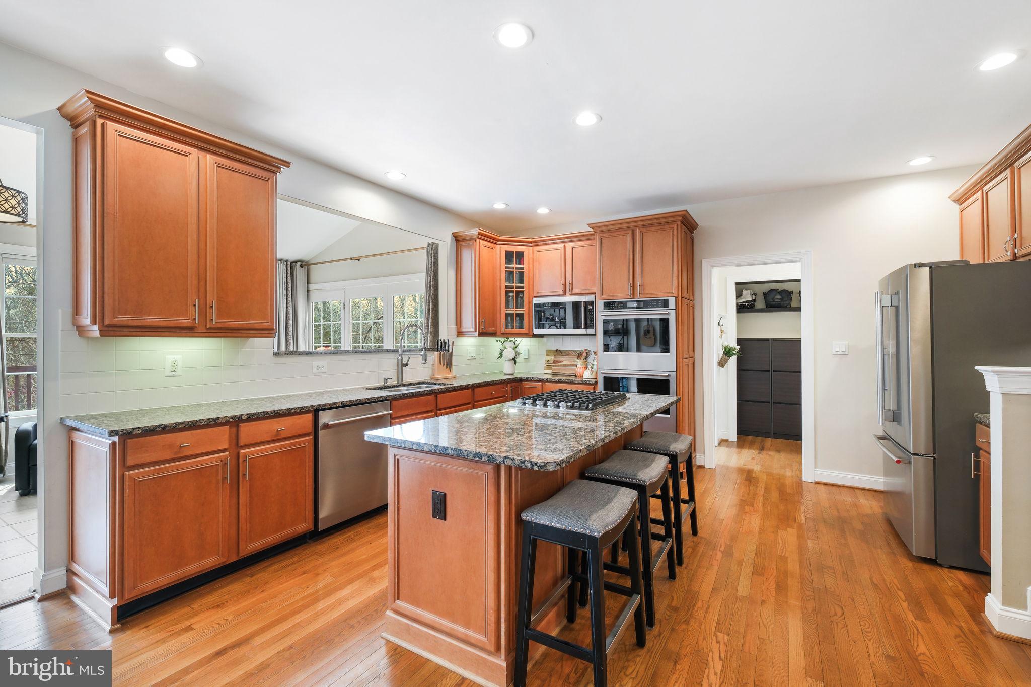 LOUDOUN VALLEY ESTATES - Residential