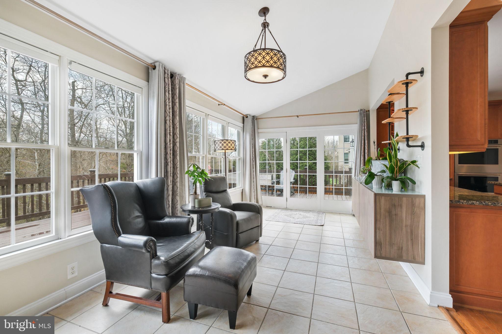 LOUDOUN VALLEY ESTATES - Residential