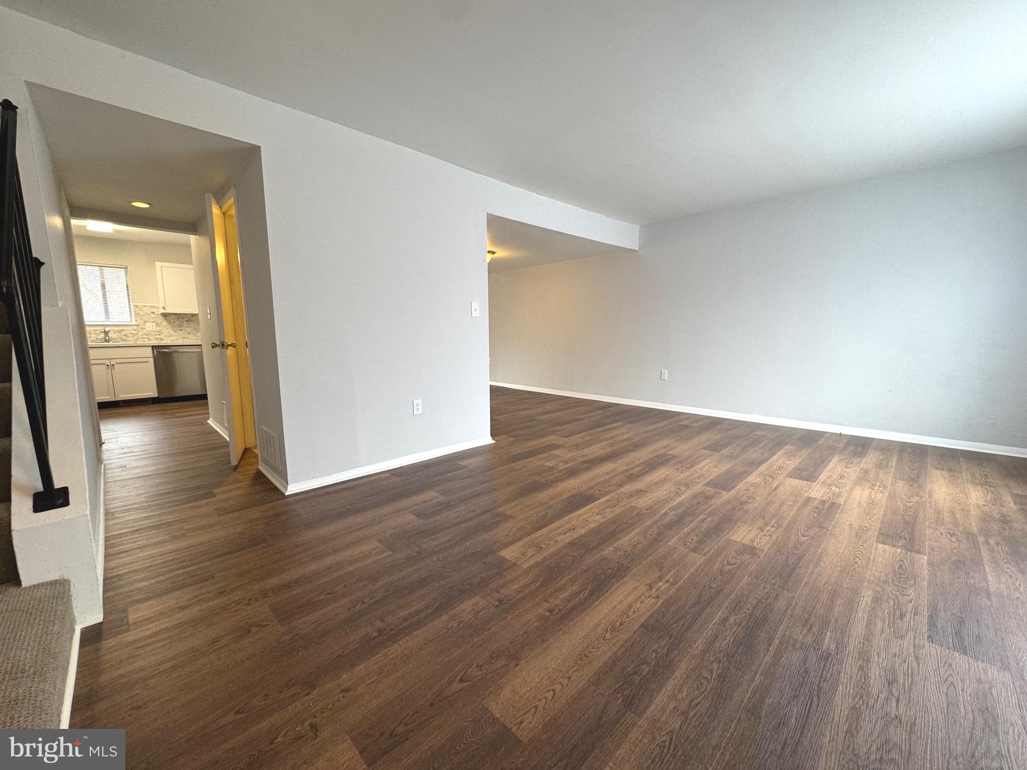 SEVEN COURTS - Residential Lease