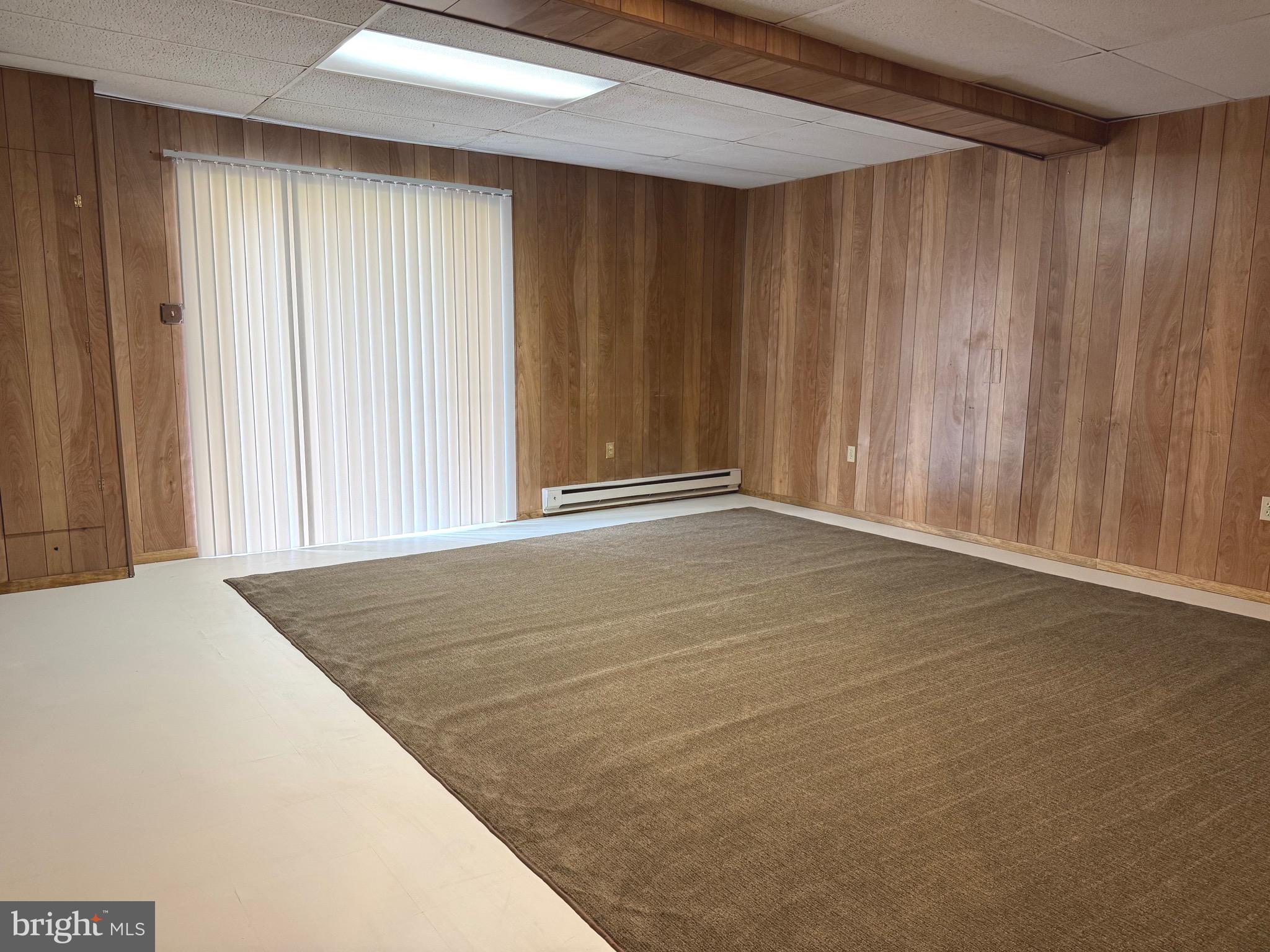 SEVEN COURTS - Residential Lease