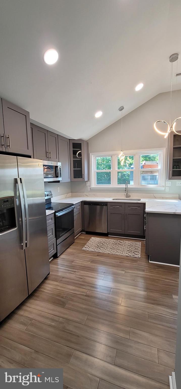 IDLEWILDE ON THE BAY - Residential