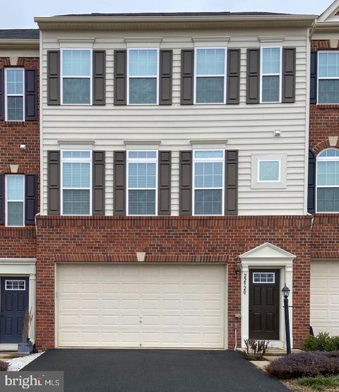 Townhouse For Sale - 22920 Lacey Oak Terrace<br/> STERLING, VA 20166
