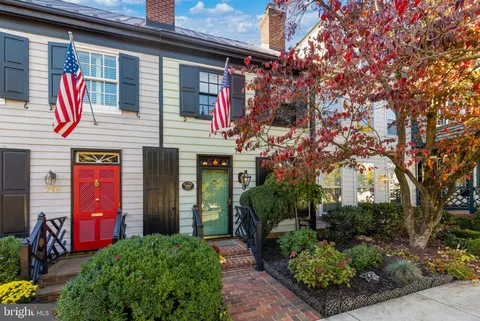 720 Gibbon Street, Alexandria, VA MLS: VAAX2053340