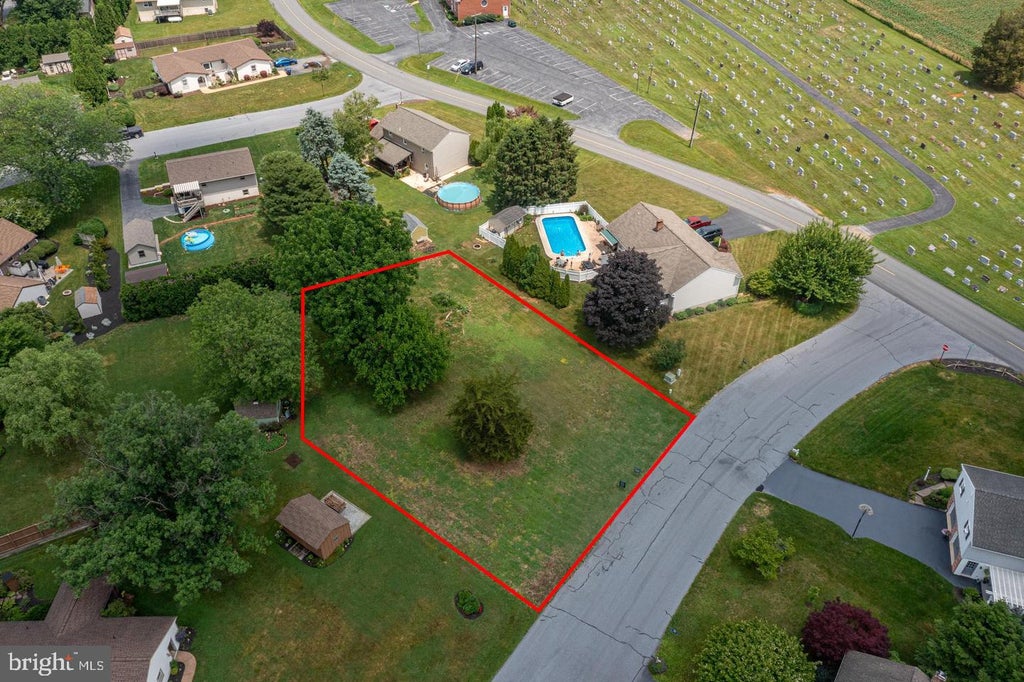 Photo of 734 Pleasant Dr, NEW HOLLAND, PA 17557 (MLS # PALA2095376)