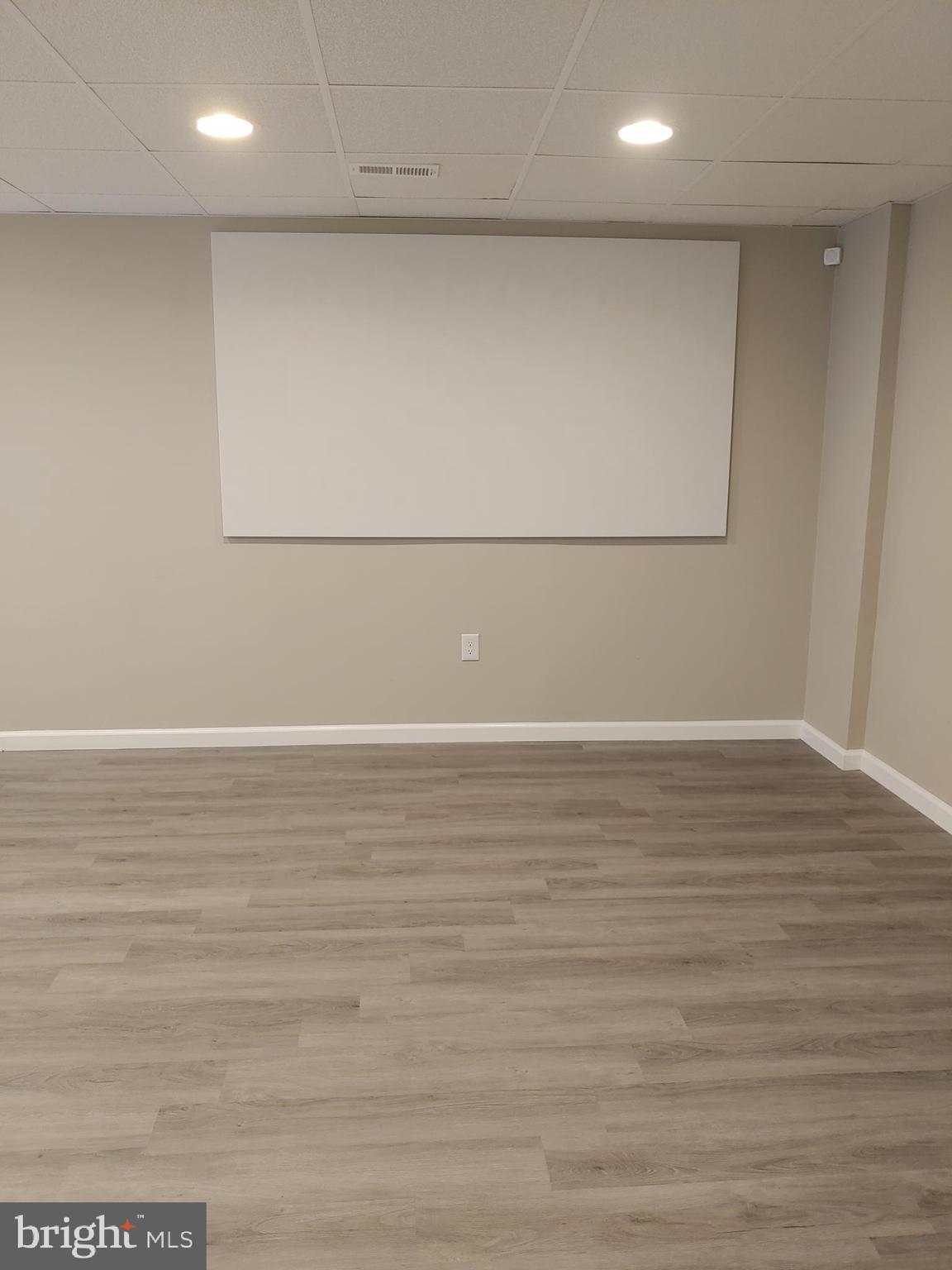 MEADOW LAKE - Residential Lease