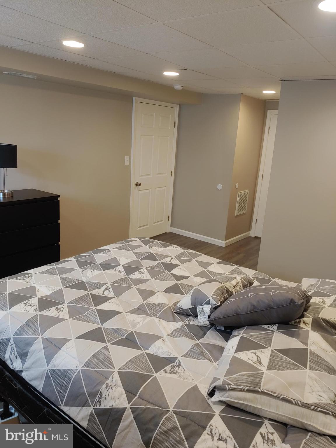 MEADOW LAKE - Residential Lease