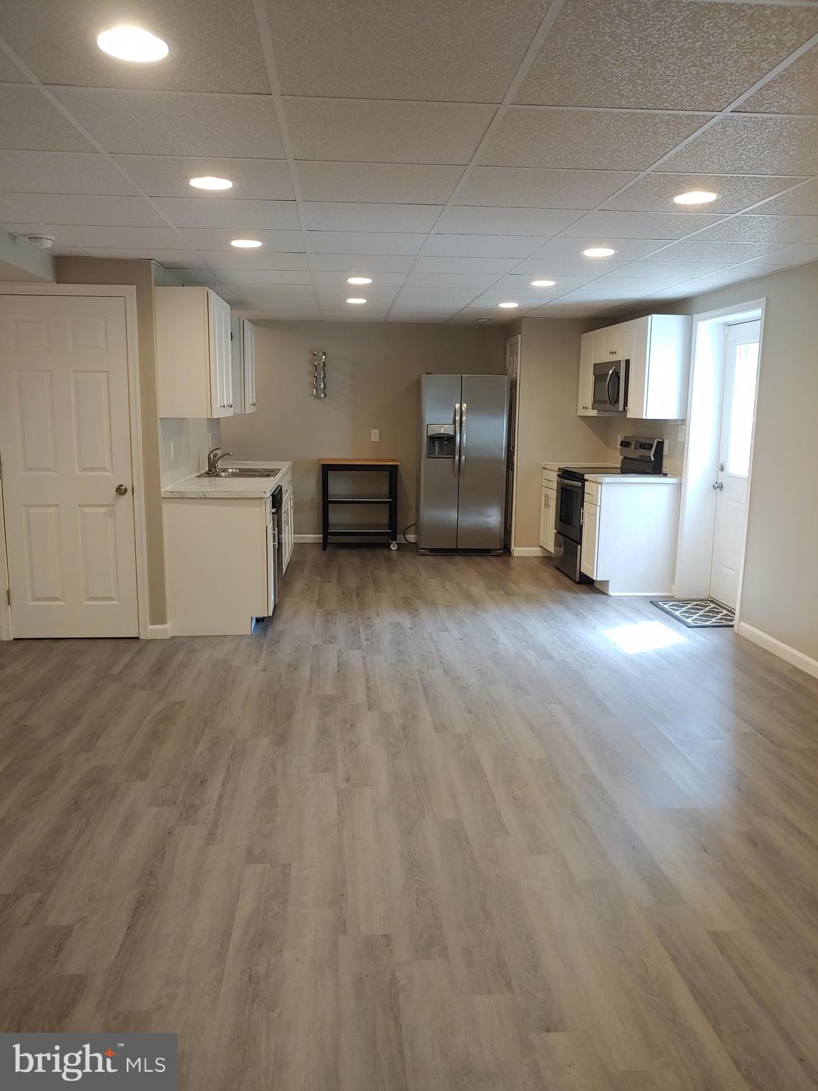 MEADOW LAKE - Residential Lease