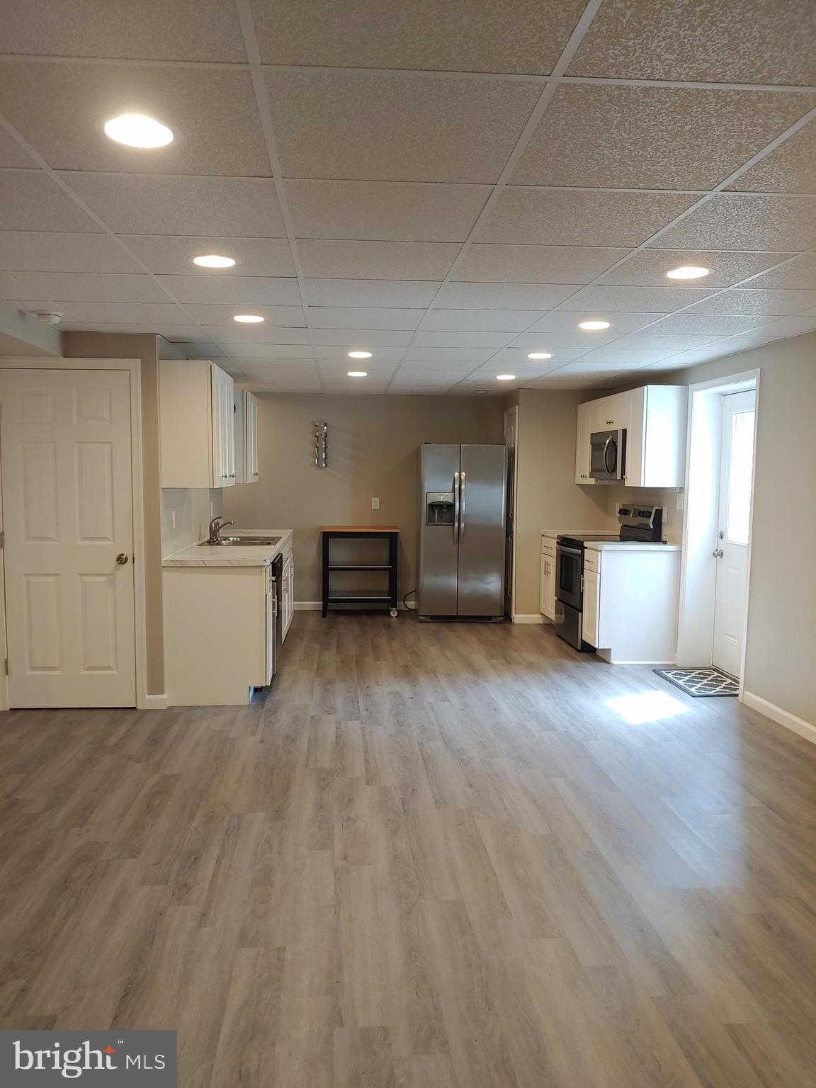 MEADOW LAKE - Residential Lease