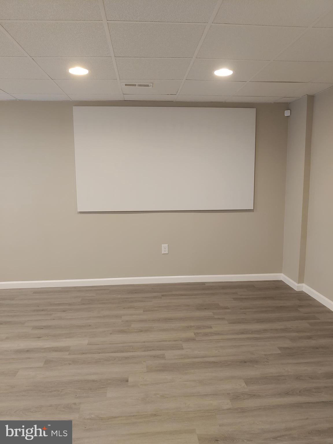 MEADOW LAKE - Residential Lease