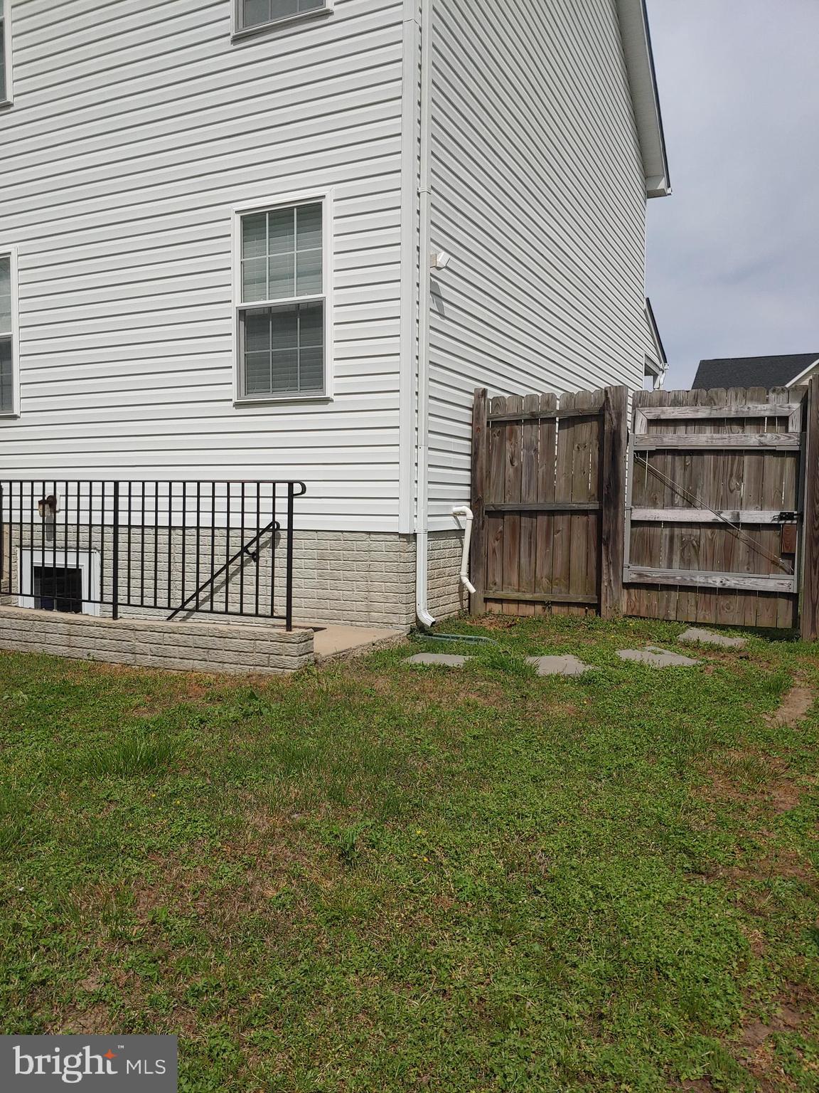 MEADOW LAKE - Residential Lease