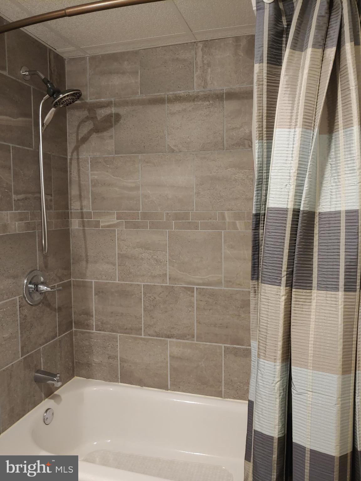 MEADOW LAKE - Residential Lease