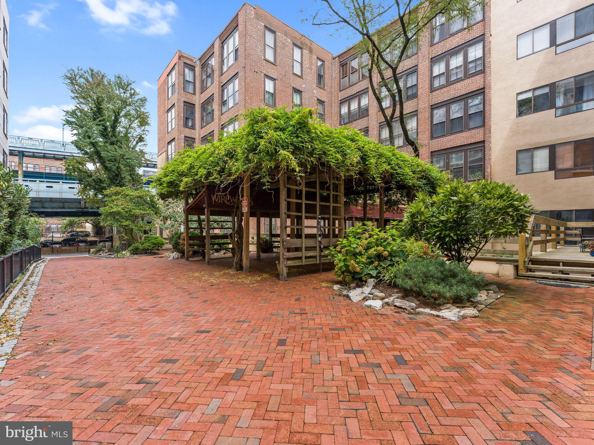 301 RACE STREET 00 215