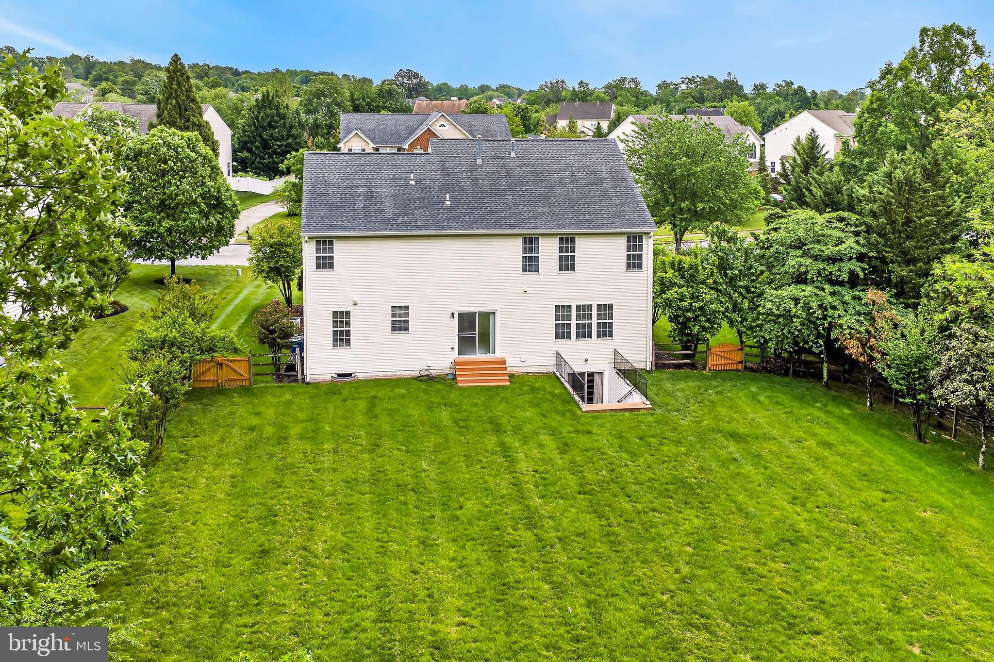 BLUE SPRING FARM - Residential