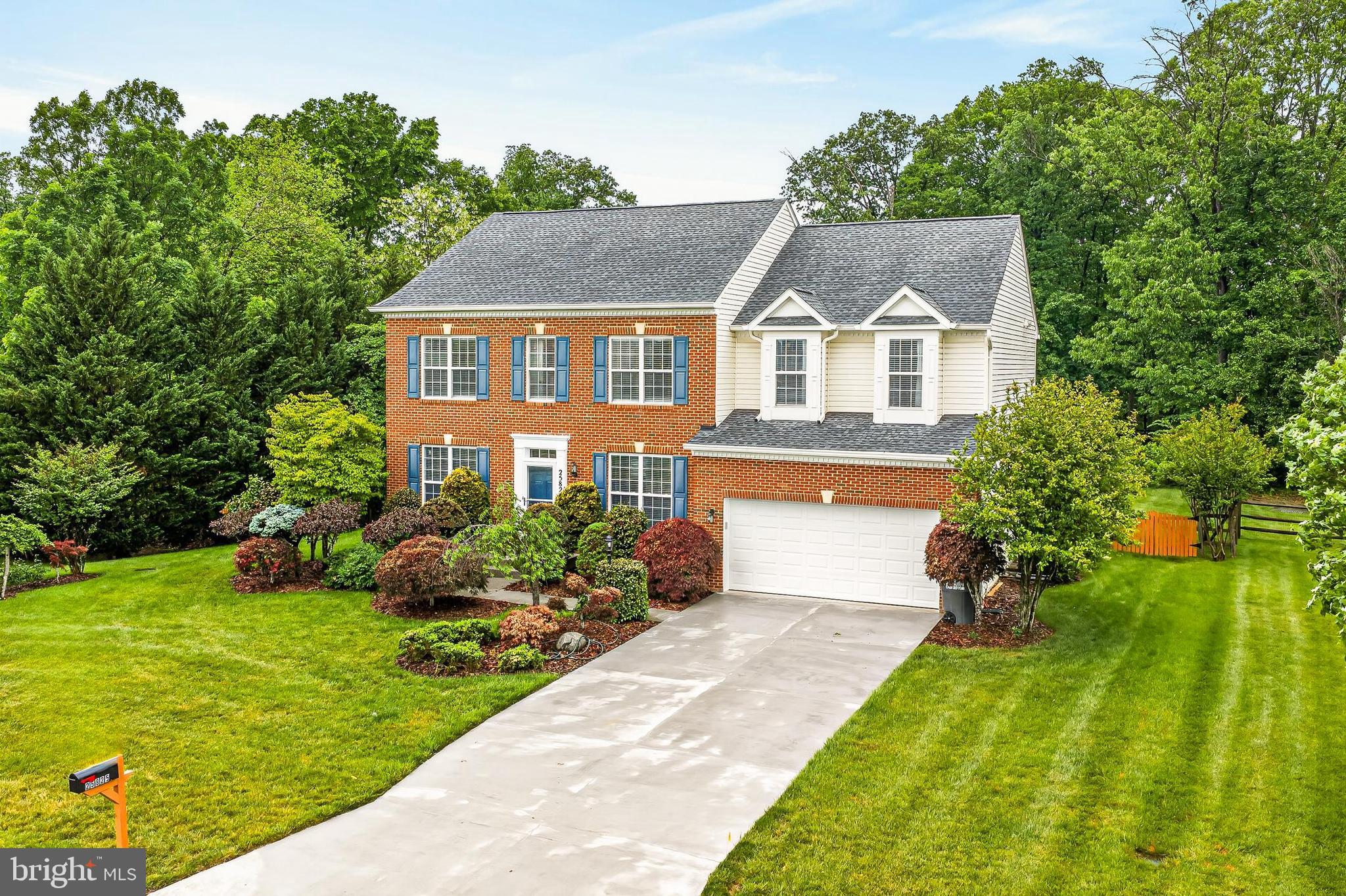 BLUE SPRING FARM - Residential
