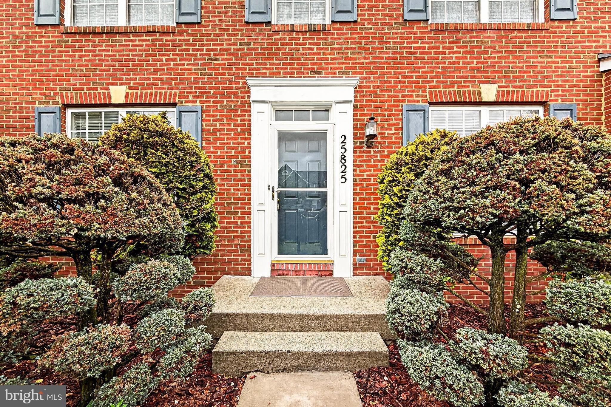 BLUE SPRING FARM - Residential