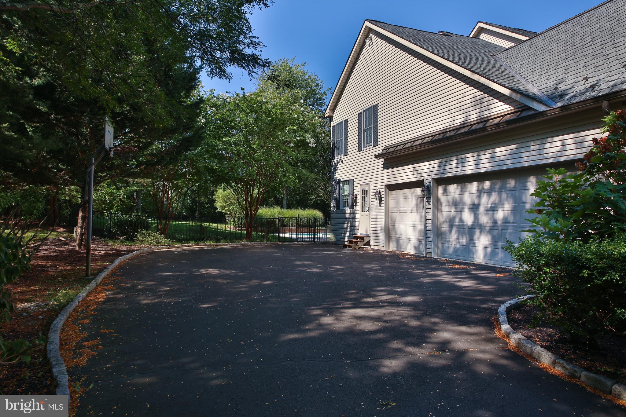 BROOKSIDE MANOR ES - Residential