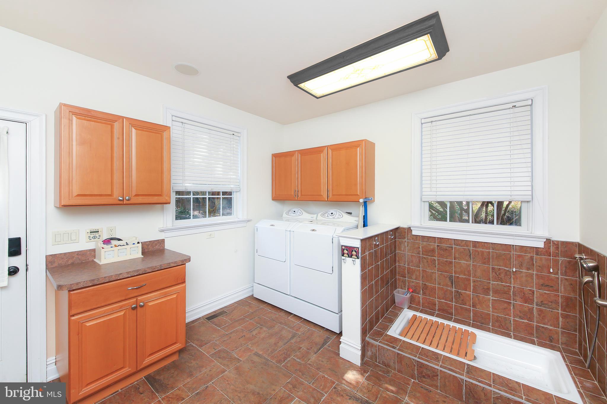 BROOKSIDE MANOR ES - Residential