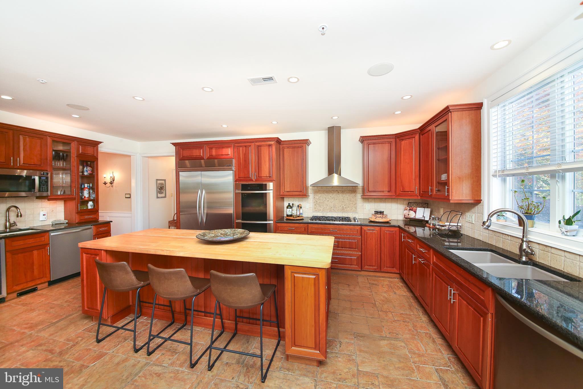 BROOKSIDE MANOR ES - Residential