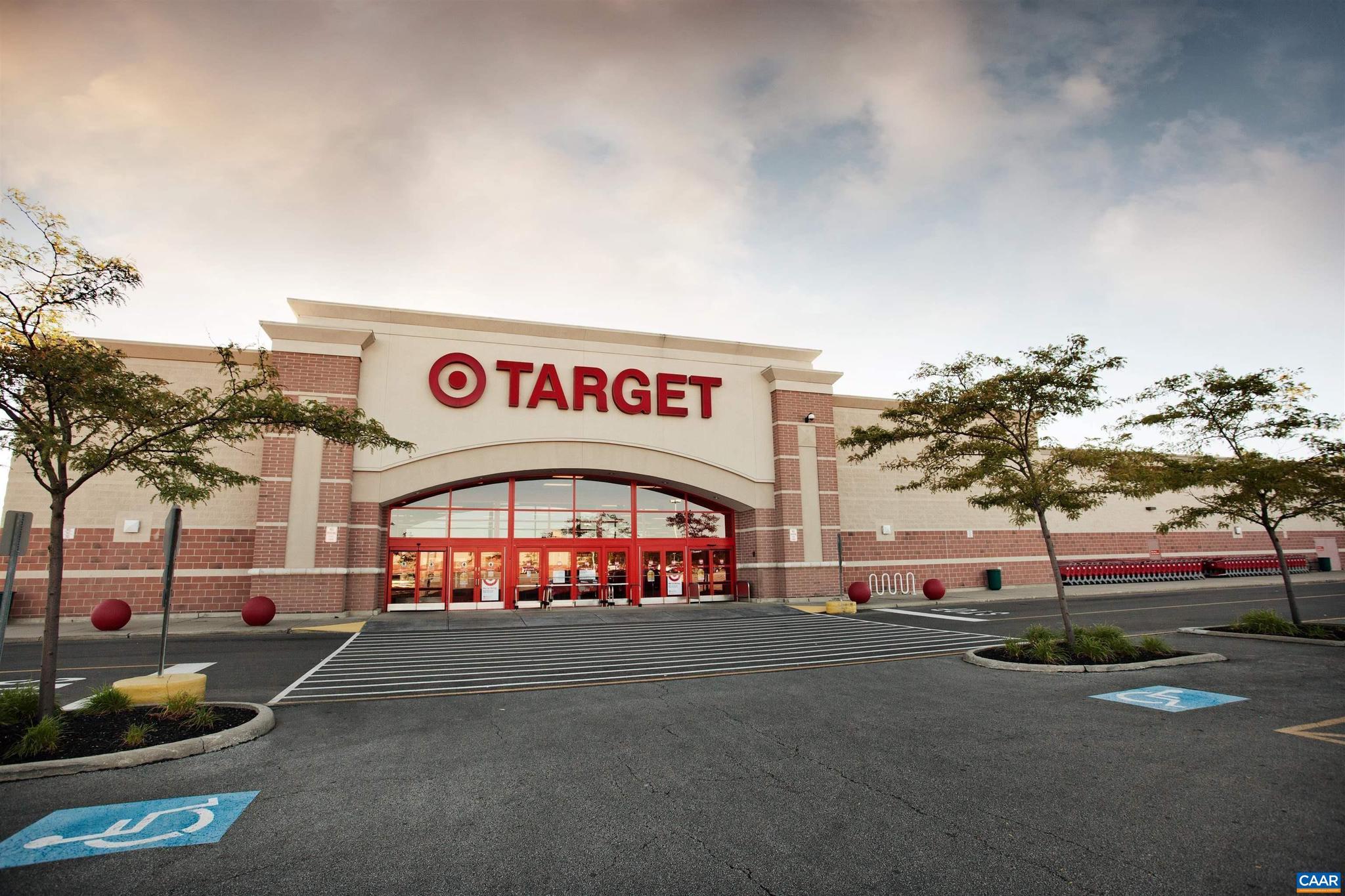 HOLLYMEAD TOWN CENTER - Residential Lease