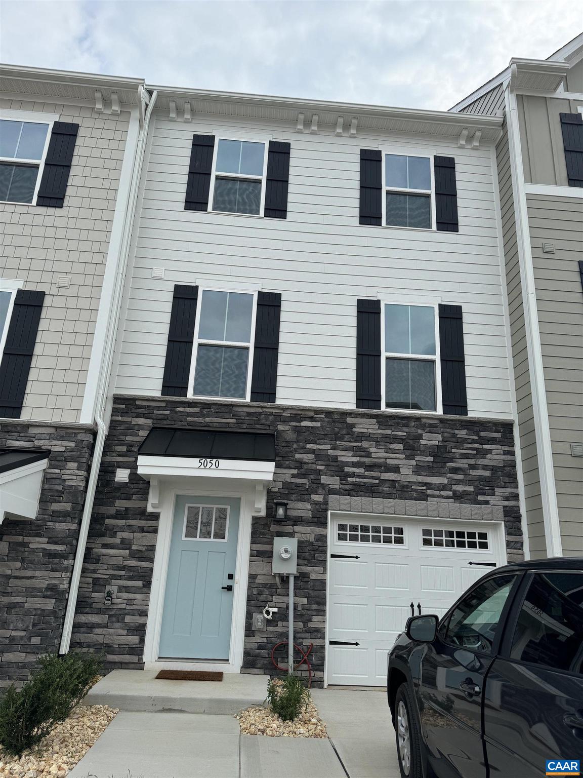 HOLLYMEAD TOWN CENTER - Residential Lease