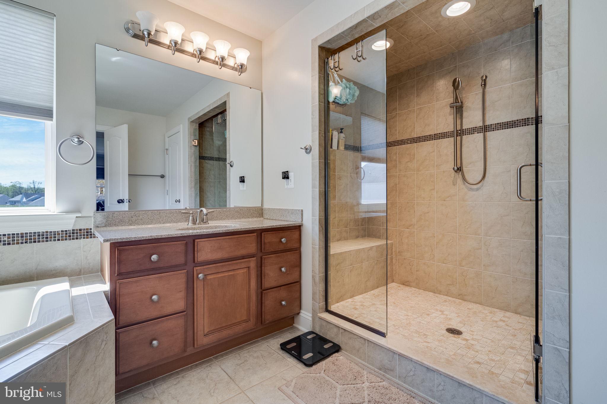 BROAD CREEK - Residential