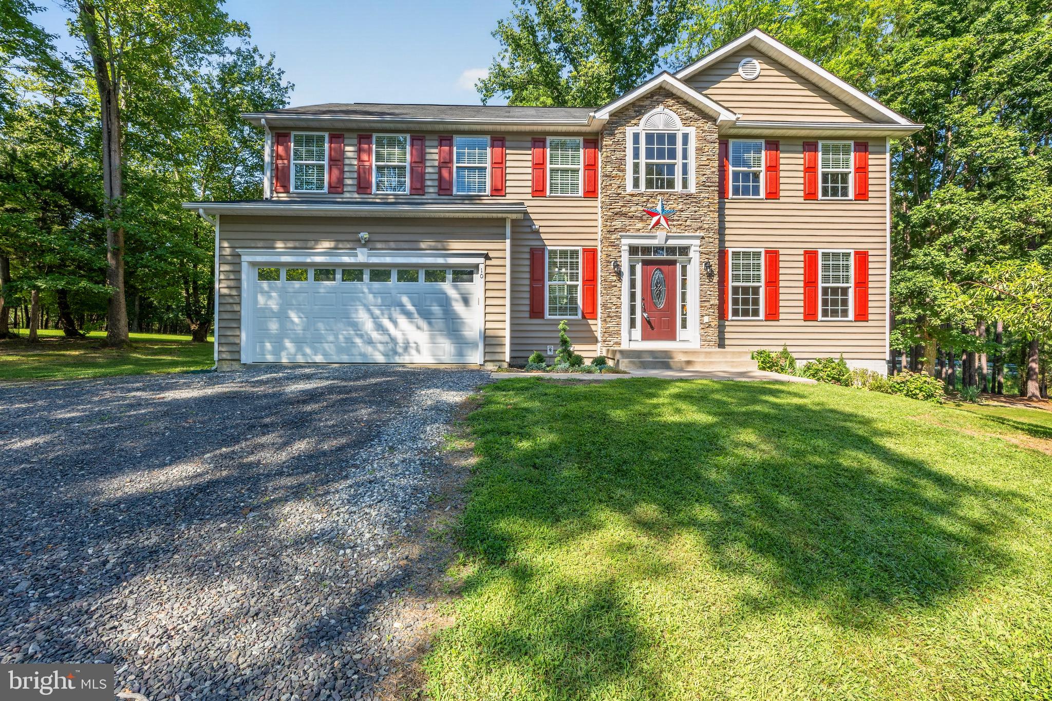 10 PINE VIEW COURT