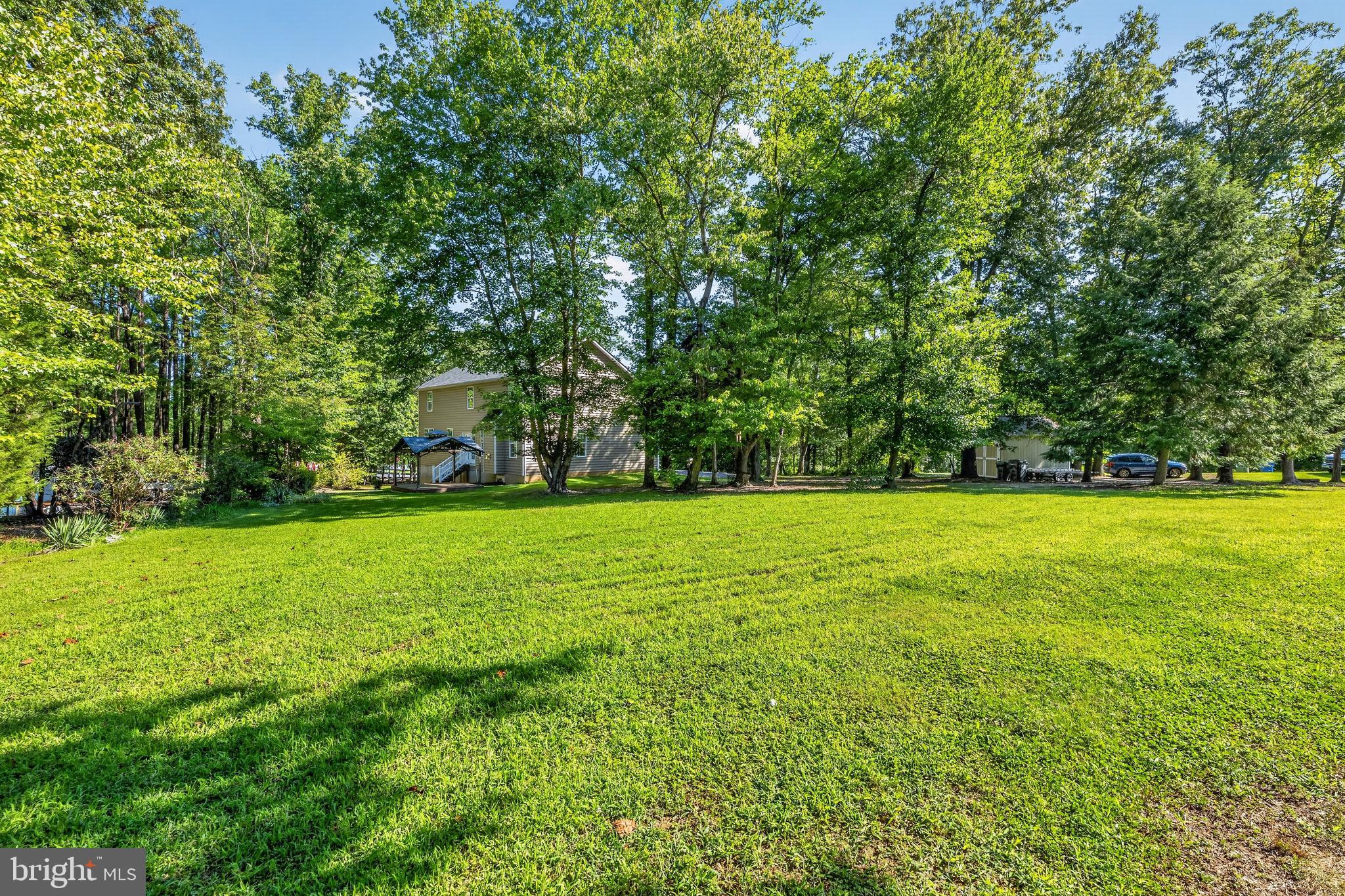 10 PINE VIEW COURT
