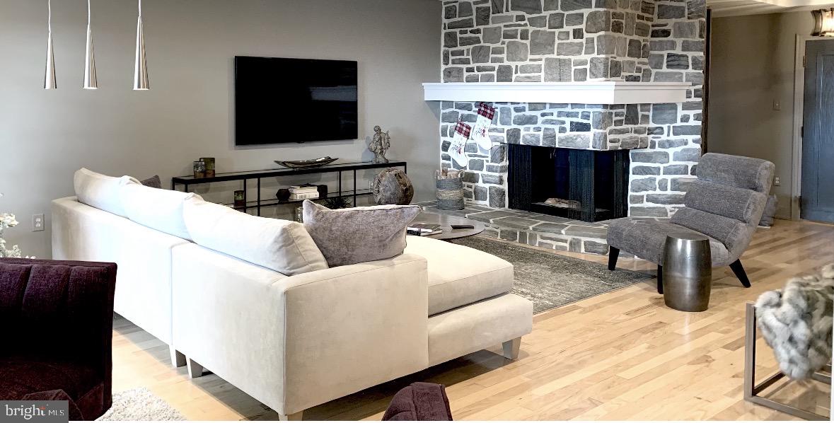 11422 VALLEY FORGE CIRCLE 14V