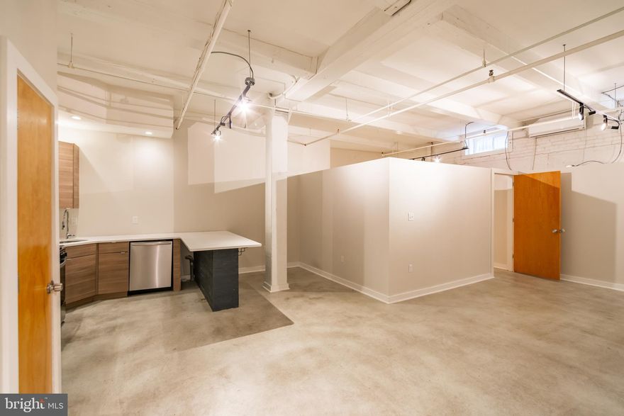Don’t miss the opportunity to live in this lofted 1 bedroom, 1 bathroom apartment in the heart of Northern Liberties at 3rd and Brown, minutes from Honey’s Sit ‘n Eat, North Third, Ortlieb’s, Standard Tap, Green Eggs Cafe and more! You’ll also have easy access to the I-95 and the Market-Frankford Spring Garden Subway station. The unit features a beautiful mix of industrial and modern amenities including the high ceilings with exposed rafters, exposed brick, bright new lighting, washer/dryer in unit, mini split system heating/cooling, and radiant heating in the concrete flooring. The updated kitchen comes complete with modern cabinetry, granite counter tops, stainless steel dishwasher, refrigerator, microwave, and gas cooking stove/oven. The bathroom features a stylish vanity and subway tile shower. The bedroom is spacious for any size bedroom set and has plenty of storage with two large closets.

*Sorry, no pets
*$400 move-in fee required, No move ins/outs on Sundays per the HOA