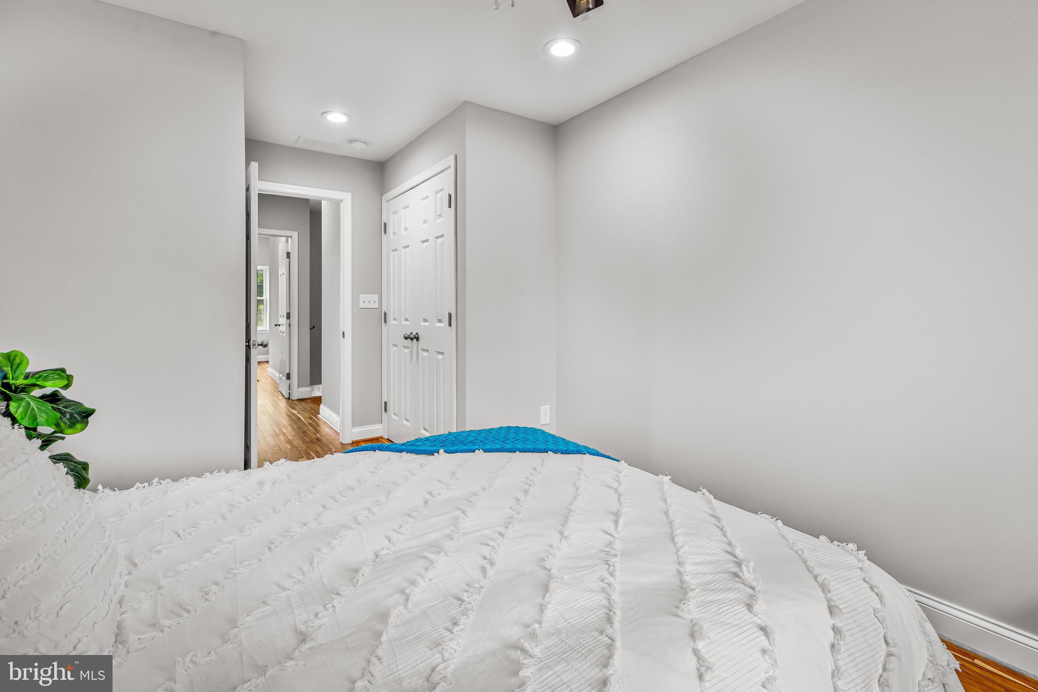 HOES HEIGHTS - Residential