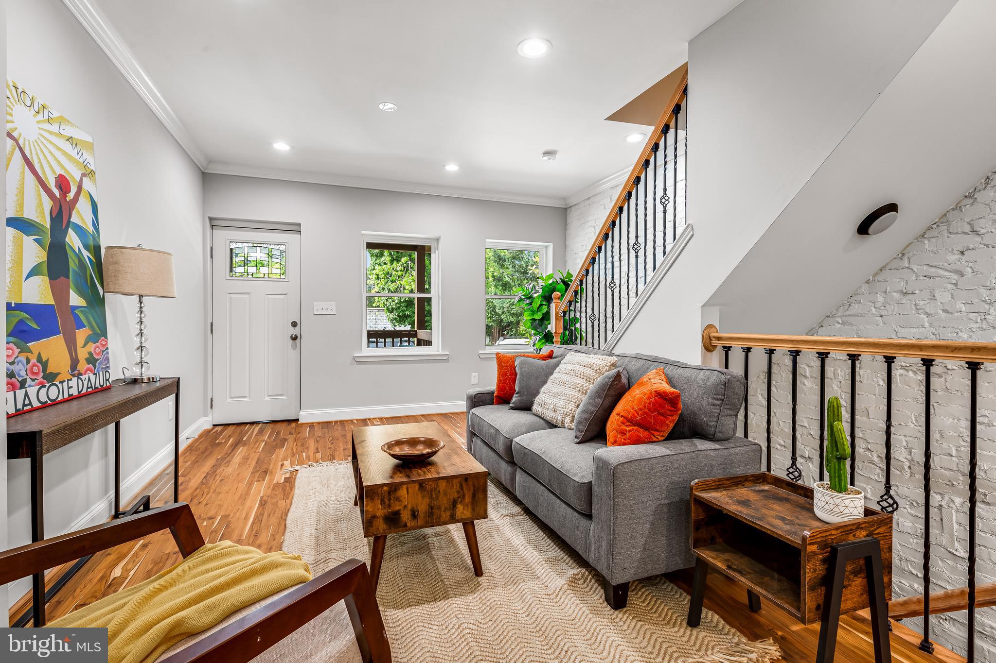 HOES HEIGHTS - Residential