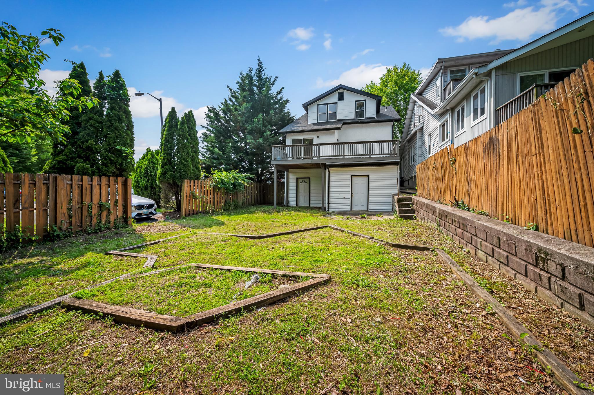 MEDFIELD - Residential